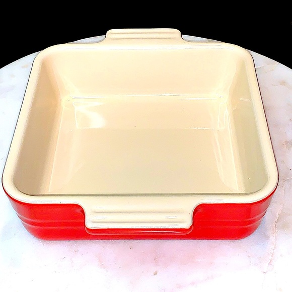 LE CREUSET POTERIE RED BAKING DISH STONEWARE 14 CM NEW - Picture 2 of 4